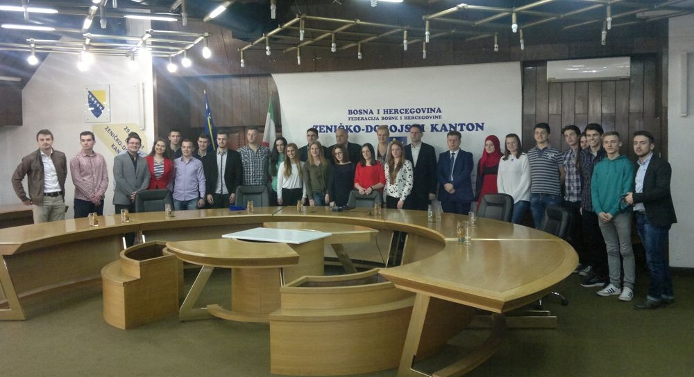 MREŽA VIJEĆA UČENIKA SREDNJIH ŠKOLA ZENIČKO-DOBOJSKOG KANTONA U POSJETI SKUPŠTINI KANTONA