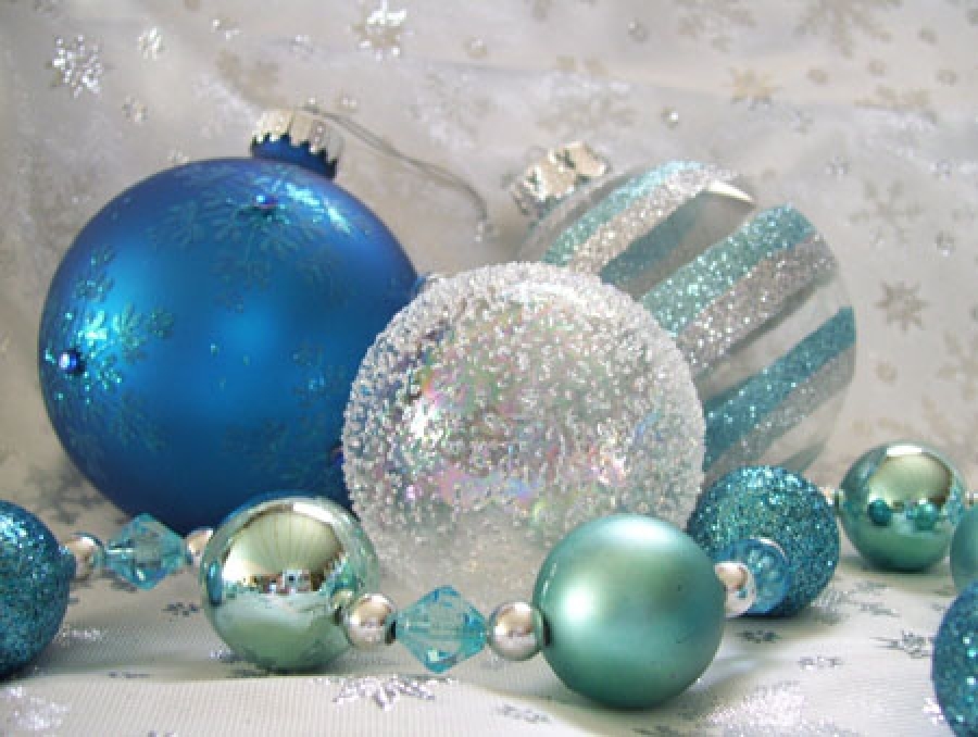 BOŽIĆNA ČESTITKA PREMIJERA BAŠIĆA I PREDSJEDAVAJUĆEG HUSKIĆA