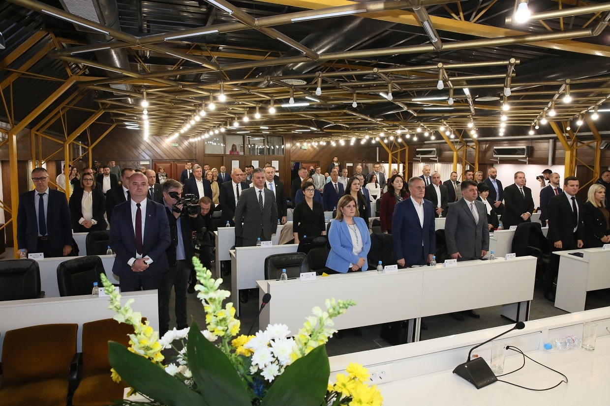 SAOPĆENJE SA KONSTITUIRAJUĆE SJEDNICE 9. SAZIVA SKUPŠTINE ZENIČKO-DOBOJSKOG KANTONA