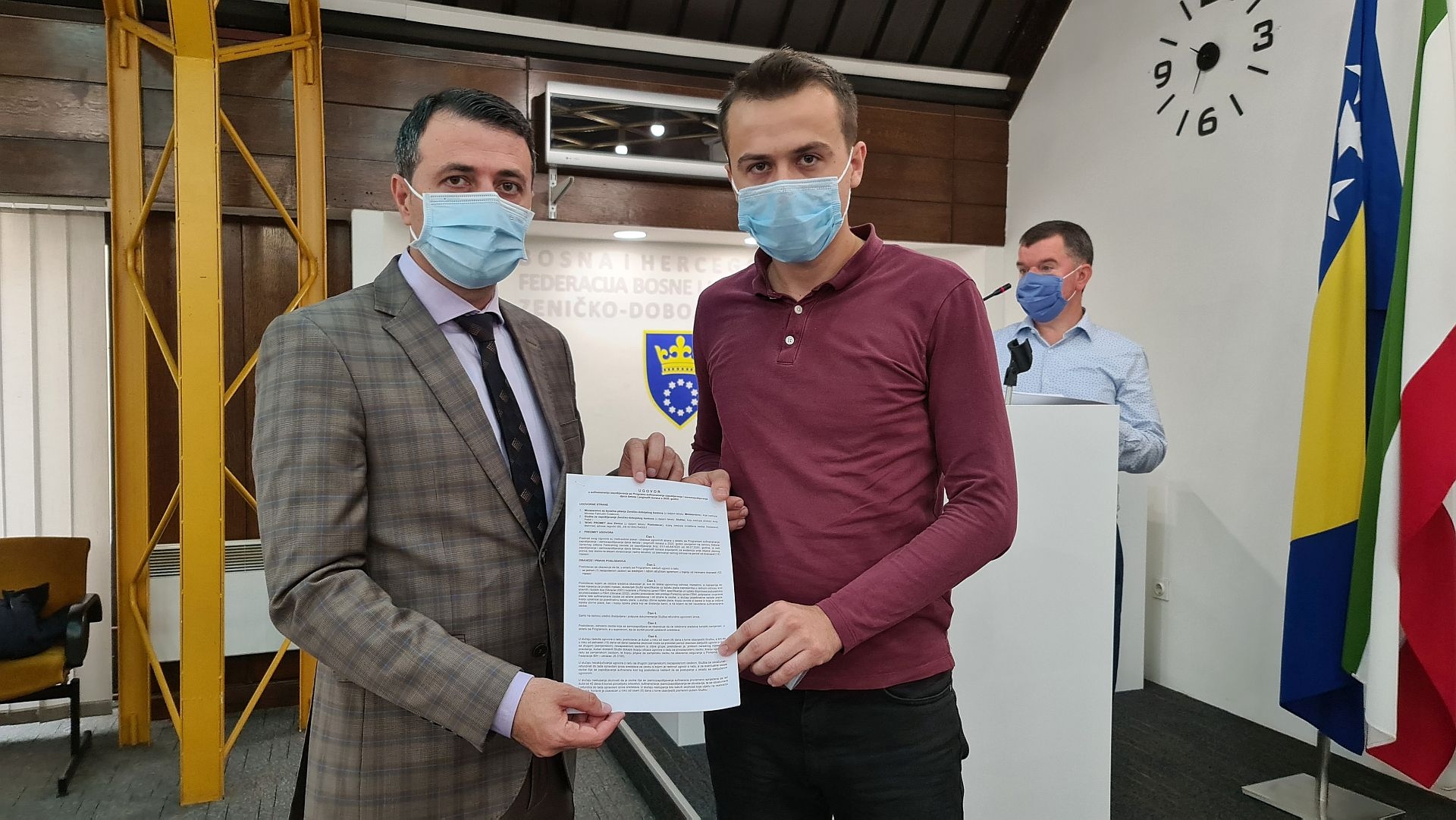 U VLADI ZDK POTPISANI UGOVORI O ZAPOŠLJAVANJU I SAMOZAPOŠLJAVANJU 25 DJECE ŠEHIDA I POGINULIH BORACA