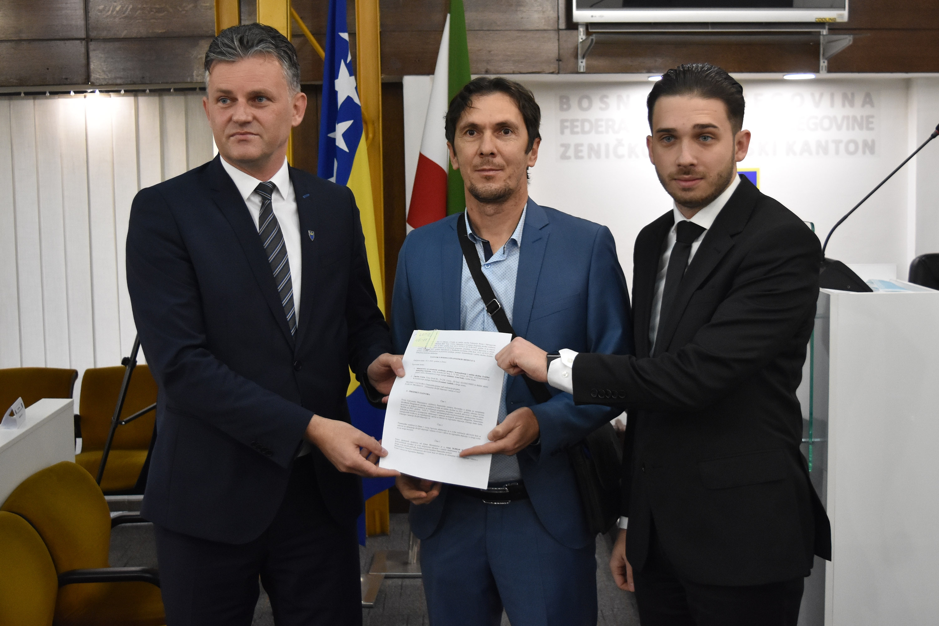 OPĆINAMA I JAVNIM KOMUNALNIM PREDUZEĆIMA U ZDK 1,5 MILIONA KM ZA ZBRINJAVANJE KOMUNALNOG OTPADA I UKLANJANJE DIVLJIH DEPONIJA