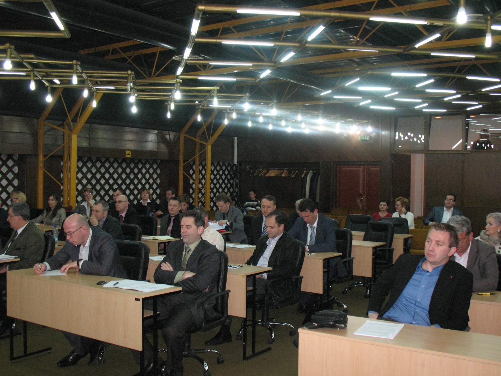 Poslanici pitali, ministri i premijer Kantona odgovarali na pitanja iz svih oblasti rada