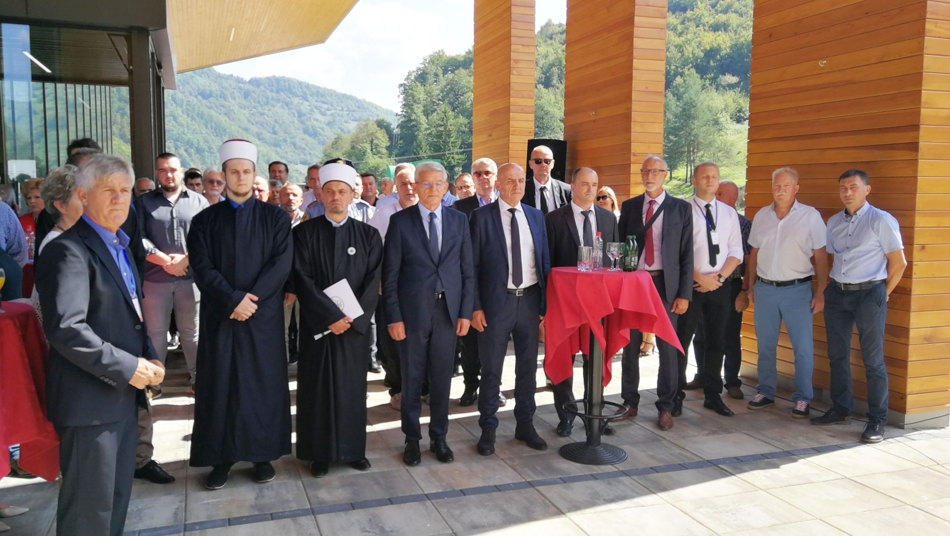 OTVORENA NOVA POSLOVNA ZGRADA TISA KOMERCA: POTVRDA DA VLADA ZDK USPIJEVA U NASTOJANJU DA UNAPRIJEDI POSLOVNI AMBIJENT