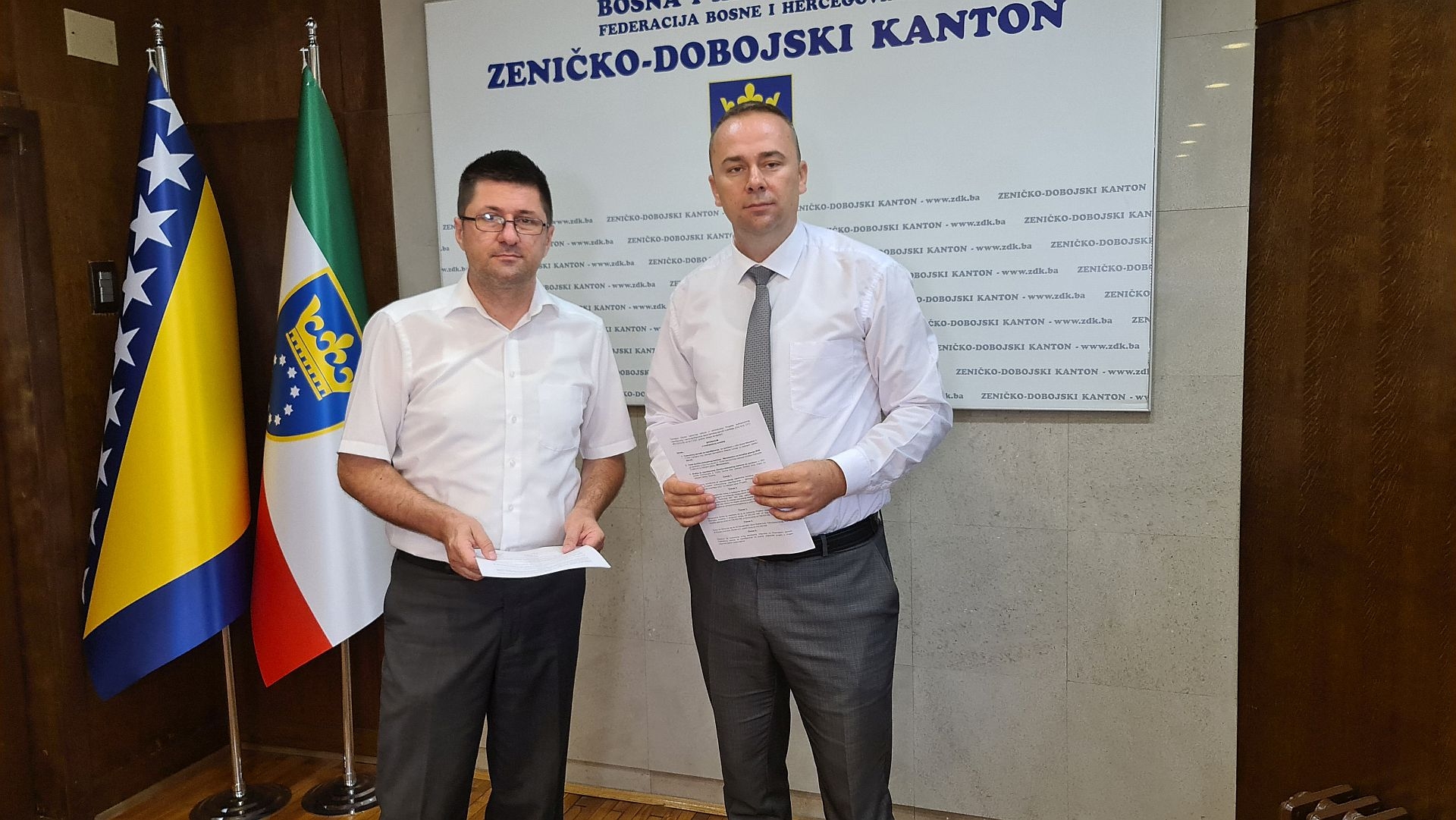 ČOLAKOVIĆ I PEŠIĆ POTPISALI SPORAZUM O REALIZACIJI PROJEKTA ZAPOŠLJAVANJA DJECE ŠEHIDA I POGINULIH BORACA