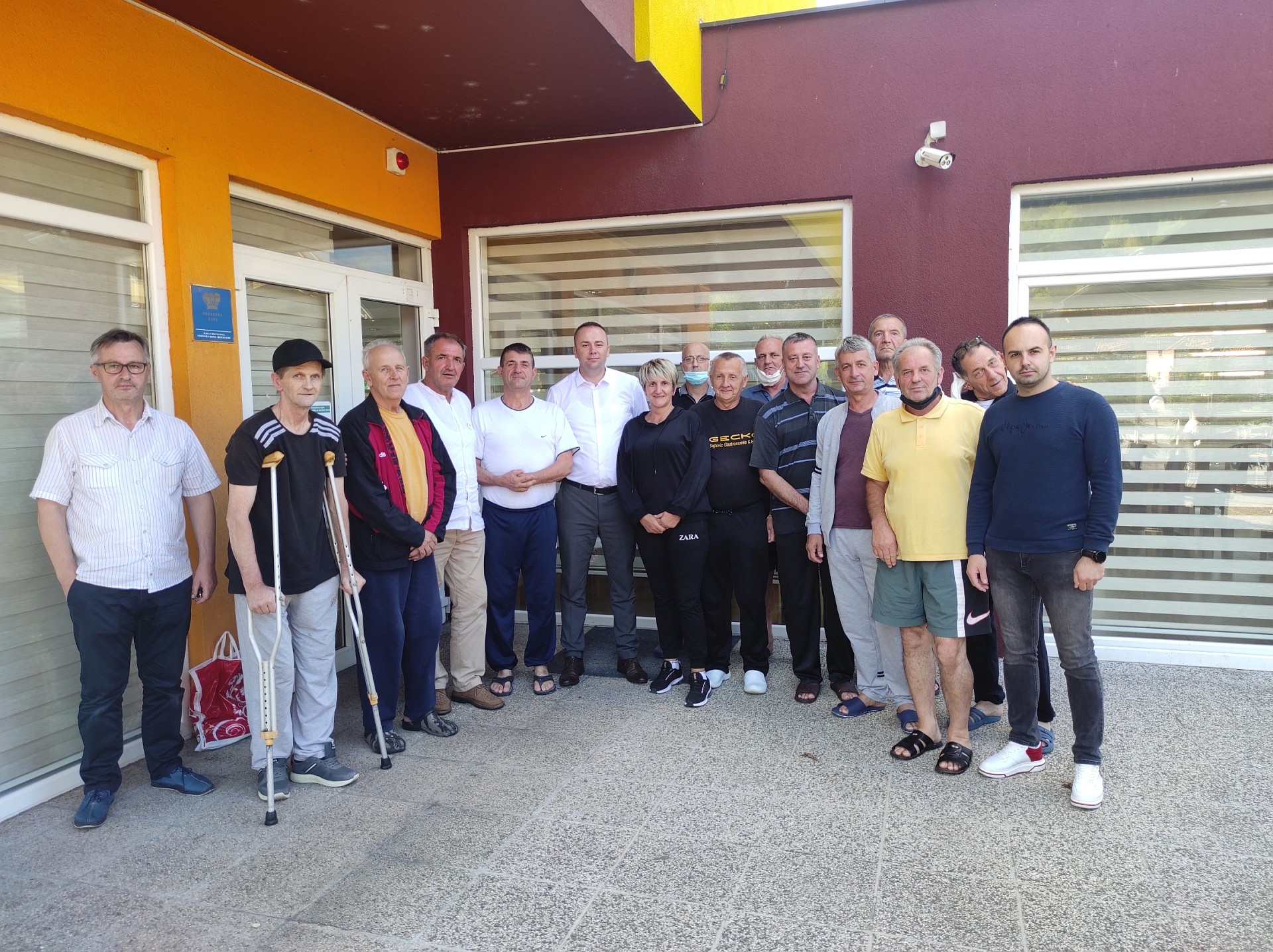 MINISTAR ČOLAKOVIĆ POSJETIO BRANIOCE NA REHABILITACIJI U JZU BRC AQUATERM OLOVO