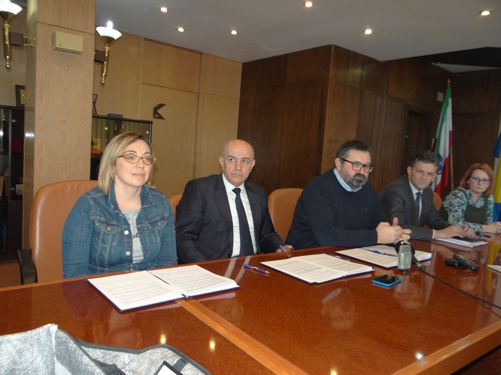 POTPISIAN MEMORANDUM O SARADNJI VLADE ZENIČKO-DOBOJSKOG KANTONA I ANTIKORUPCIJSKE MREŽE U BIH-ACCOUNT