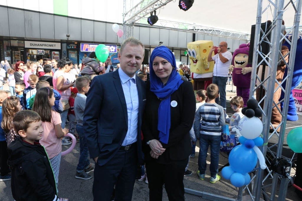 PREDSJEDAVAJUĆI DUVNJAK PRISUSTVOVAO MANIFESTACIJI DJEČIJI FESTIVAL–MI SMO VOJSKA NAJVEĆA