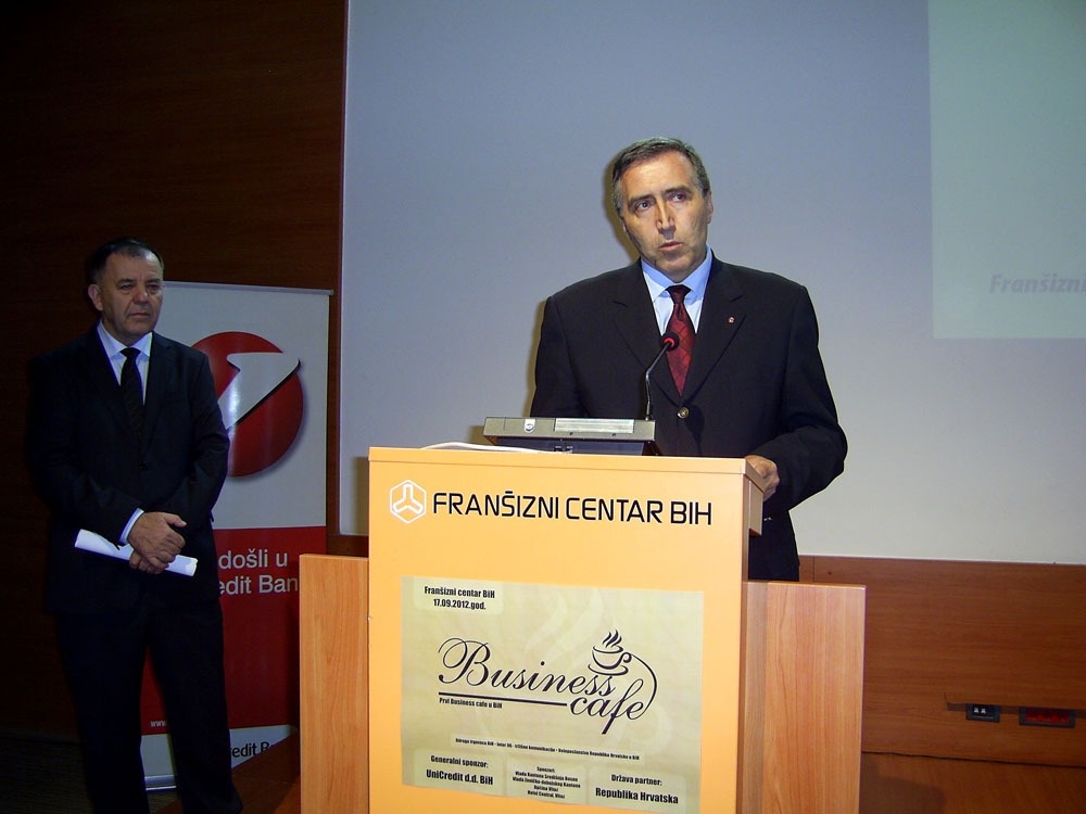 na Prvom Business cafe- u obratio se premijer Plevljak