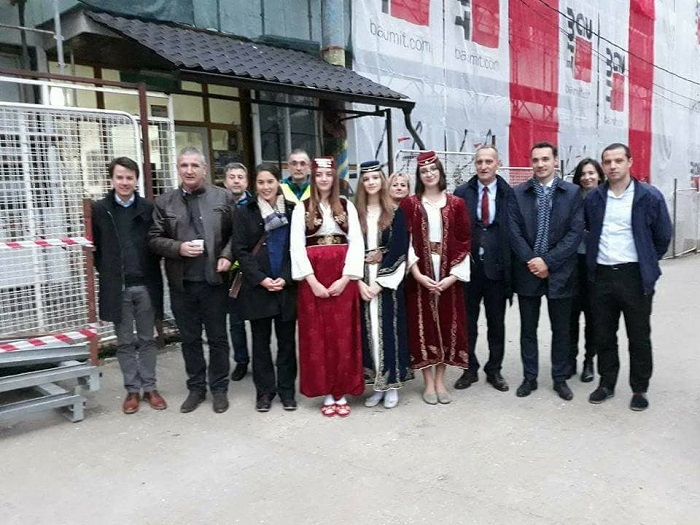 DELEGACIJA SVJETSKE BANKE POSJETILA JU GIMNAZIJA „RIZAH ODŽEČKIĆ“ NA KOJOJ SE IZVODE RADOVI PO PROJEKTU "ENERGETSKA EFIKASNOST U BiH"