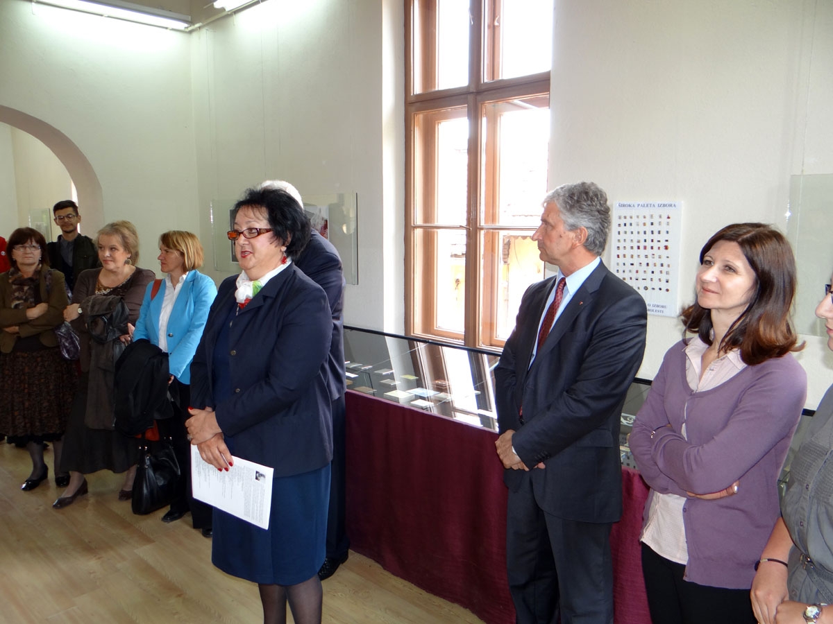 Ministrica Balorda promotorica izložbe „Kulturi pušenja je mjesto u muzeju“ u Visokom