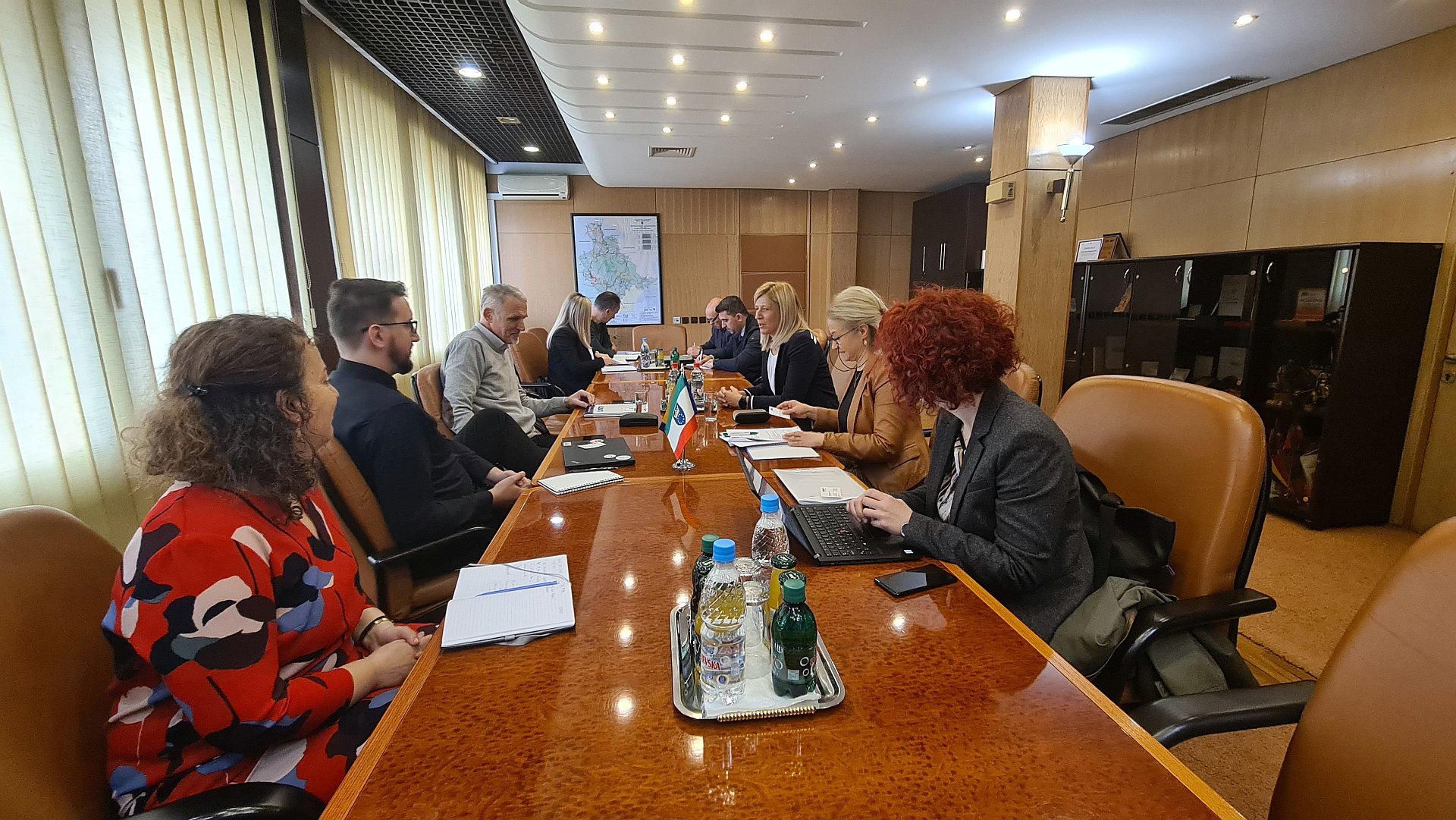 PREMIJERKA MEHMEDIĆ I PREDSTAVNICI UNDP-a RAZGOVARALI O TRANZICIJI KA MODELIMA CIRKULARNE EKONOMIJE