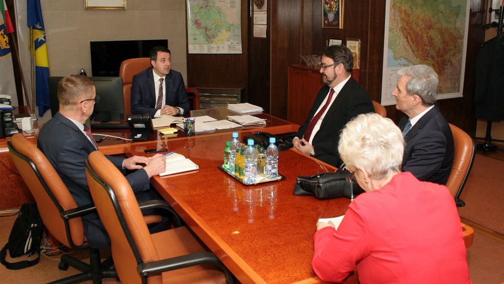 PREMIJER GANIĆ SA RUKOVODSTVOM UNZE: PRIORITET POVEĆANJE BROJA STUDENATA I INFRASTRUKTURA