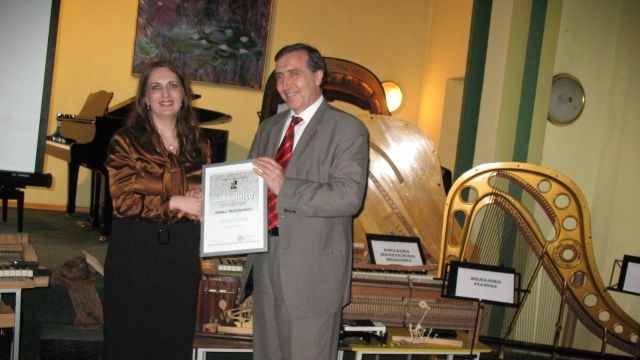 Zahvalnica premijeru i Vladi Kantona za poticaj muzičkoj kulturi