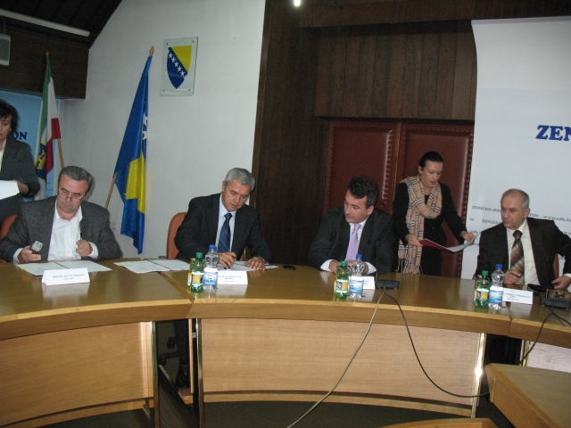 Potpisan ugovor o izgradnji autoceste koridora Vc na dionici Kakanj-Drivuša