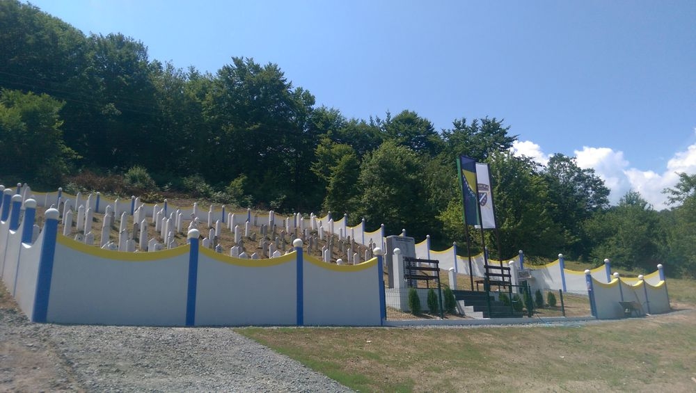 MINISTAR FAHRUDIN ČOLAKOVIĆ OBIŠAO RADOVE NA UREĐENJU ŠEHIDSKOG MEZARJA U ŽEPČU