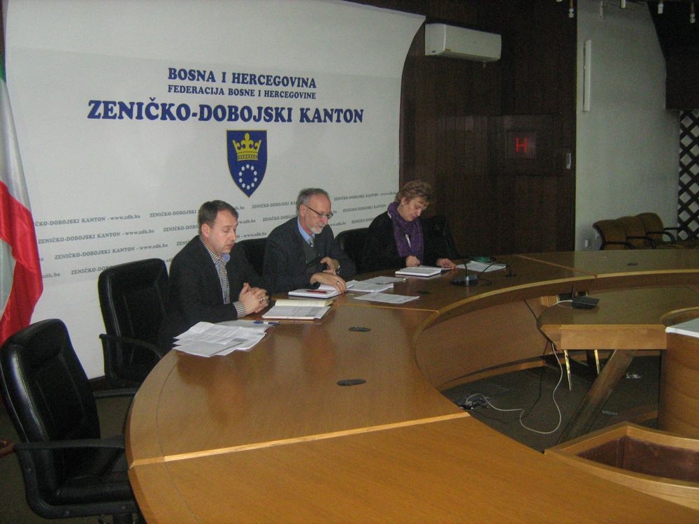 RADNO-KONSULTATIVNI SASTANAK SA USTANOVAMA I UDRUŽENJIMA SA PODRUČJA ZENIČKO-DOBOJSKOG KANTONA