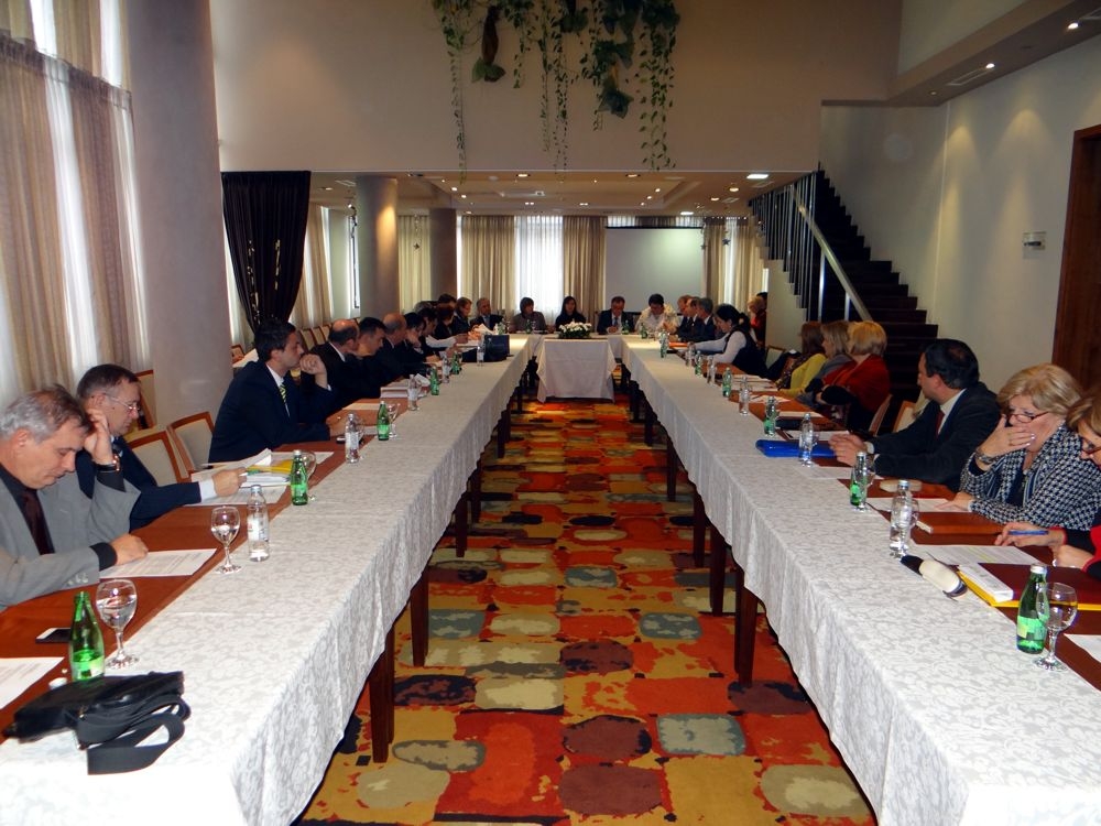 sastanku prisustvovali premijer ZDK i KS, te ministri finansija i za pravosuđe, sekretari zakonodavstva i pravobranioci