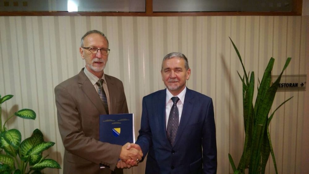 POTPISAN  UGOVOR  O SUFINANSIRANJU REALIZACIJE PROJEKTA „SANACIJA I REKONSTRUKCIJA  PUTNOG PRAVCA M17-ČOLE-LAGER, ŽELJEZNO POLJE, OPĆINA ŽEPČE”