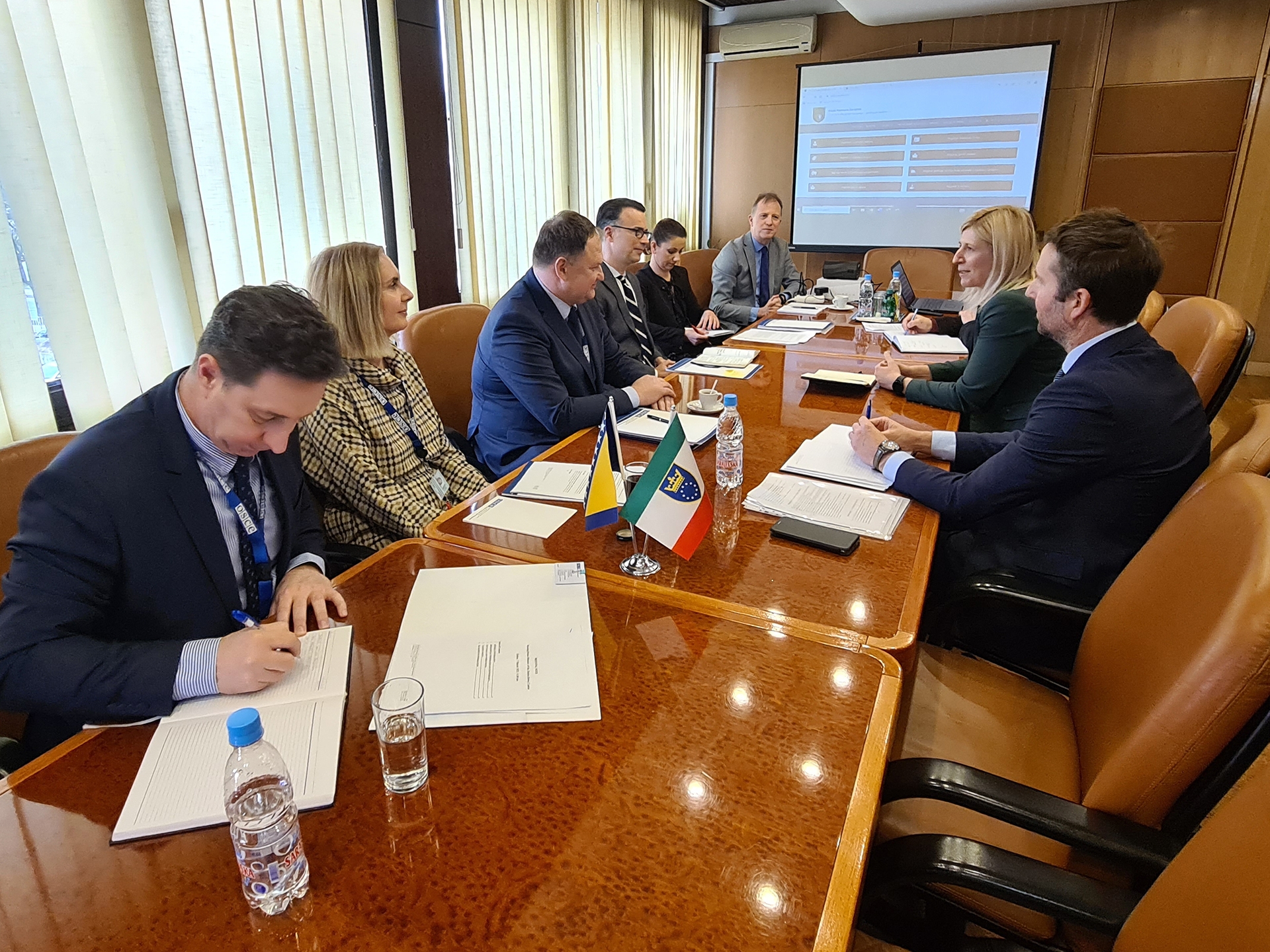 OSCE-MISIJA U BIH PODRŽAVA JAČANJE UREDA ZA BORBU I PREVENCIJU KORUPCIJE U ZDK