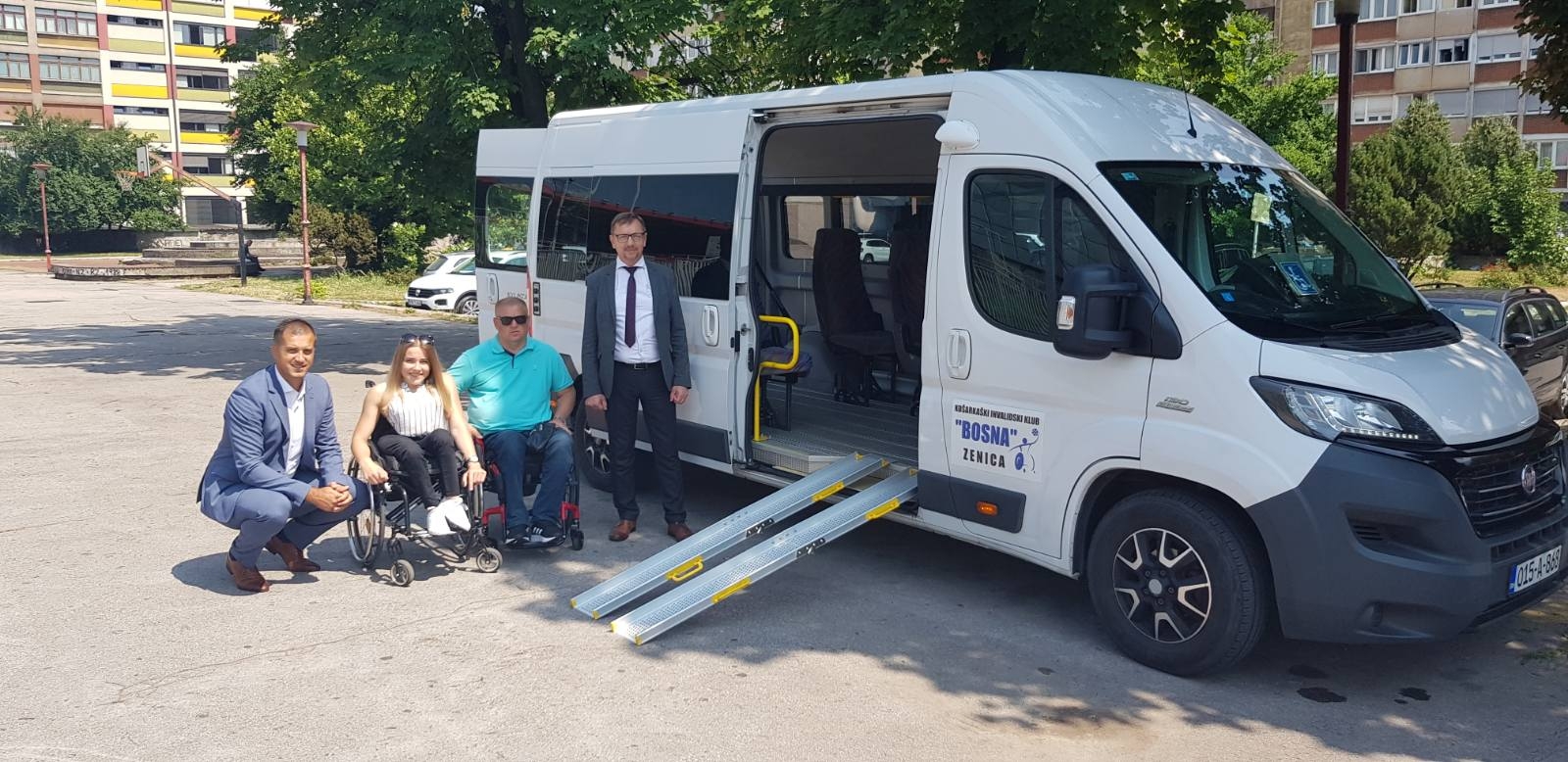 VLADA ZDK POMOGLA NABAVKU KOMBI VOZILA ZA POTREBE KIK BOSNA ZENICA