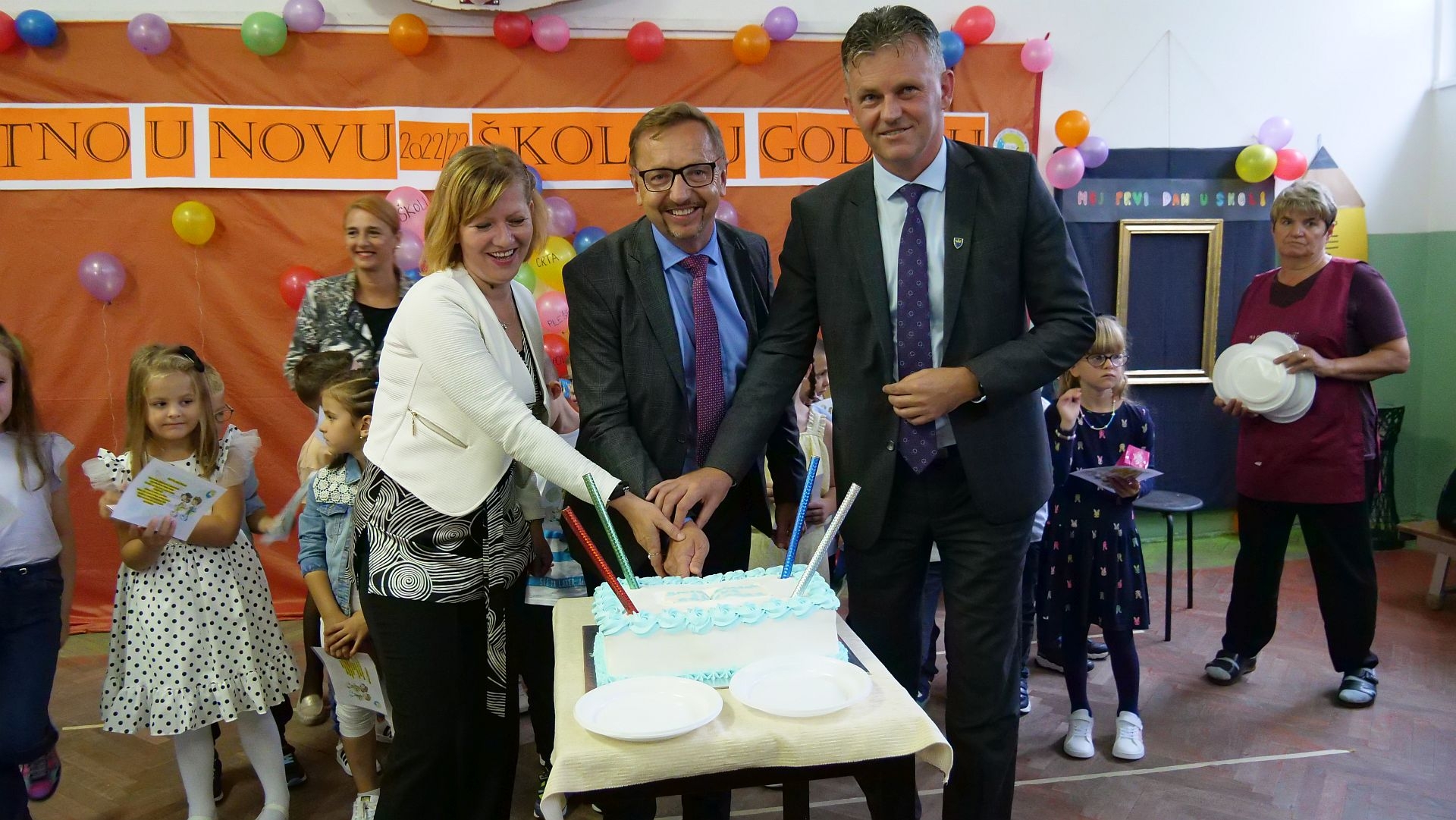 PREMIJER BAŠIĆ I MINISTAR KOZLIĆ POŽELJELI DOBRODOŠLICU PRVAČIĆIMA