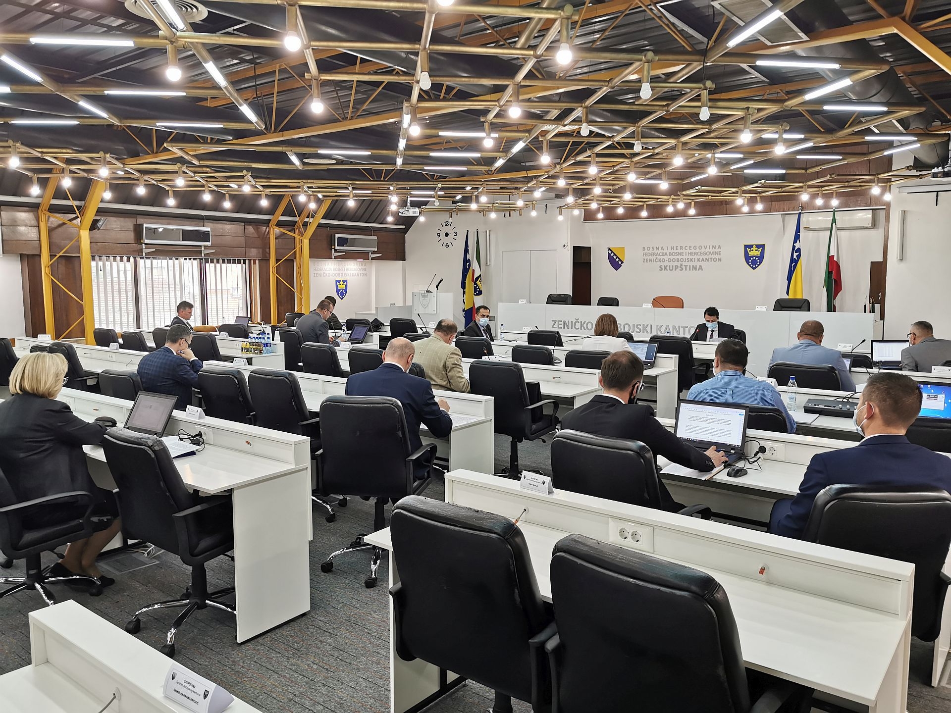 VLADA ODOBRILA SUBVENCIJU ZA JOŠ 693 RADNIKA, PRIVREDNIM SUBJEKTIMA ZA NEPOTPUNIM PRIJAVAMA ĆE BITI OMOGUĆENO DA DOSTAVE NEDOSTAJUĆU DOKUMENTACIJU