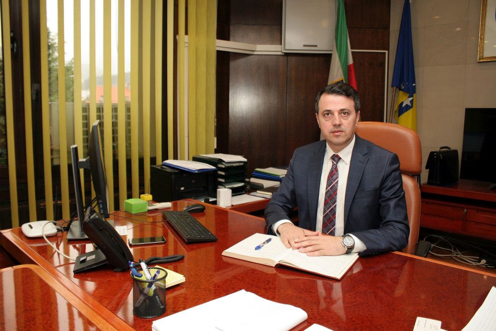 Mirza Ganić, premijer Zeničko-dobojskog kantona Mirza Ganić, premijer Zeničko-dobojskog kantona